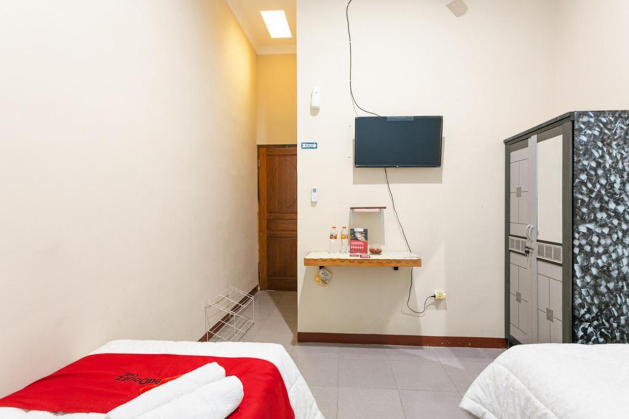 Reddoorz Syariah @ Sakinah Guesthouse Sragen Exterior foto